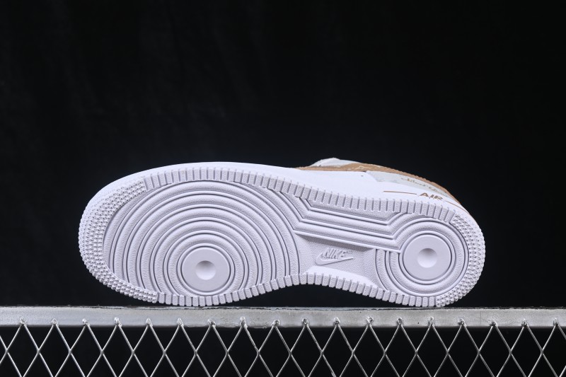Nike Air Force 1 '07 Low Casual Skateboarding Shoes with Full-Length Air Cushion - IV5732-100