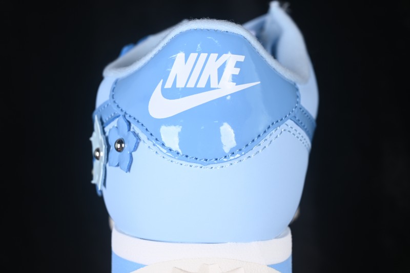 Nike Classic Cortez Retro Running Shoes with Vintage Design - IV5675-100