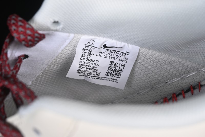 Nike Air Force 1 '07 Low Casual Sneakers with Wine Red Contrast Design - JP2026-152