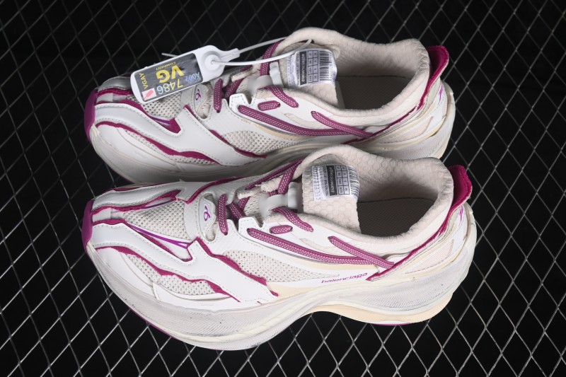 Balenciaga Jet Embossed Round-Toe Thick-Sole Low-Top Chunky Sneakers - WMRTN9150