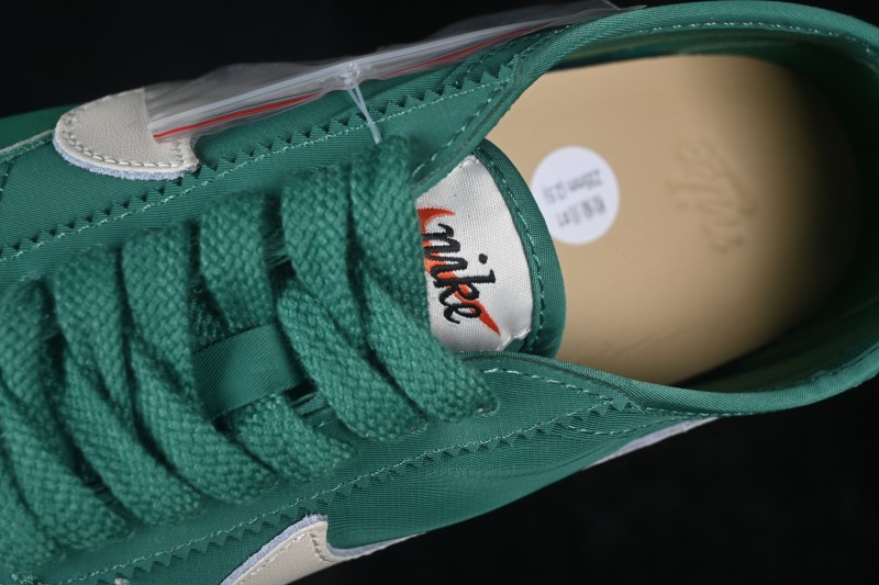 Nike Moon Shoe SP Retro Low-Top Lifestyle Sneakers with Thin Cushioning - IW0955-300