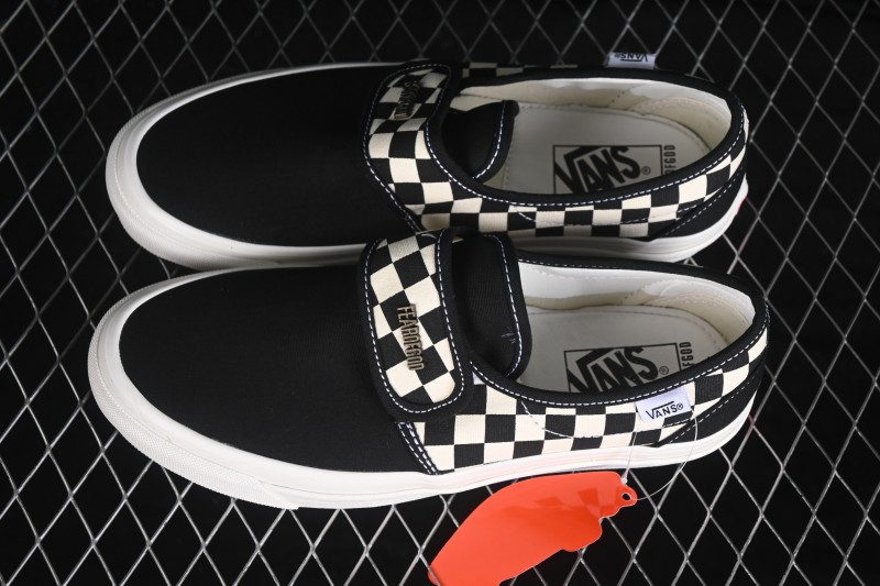 Vans Slip-On Classic Checkerboard Unisex Skate Shoes - VN0A3J9FPZT
