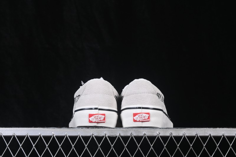 Vans Skate Sk8-Low Retro Skateboarding Shoes with Classic Low-Top Design - VN0A5FCF6FB