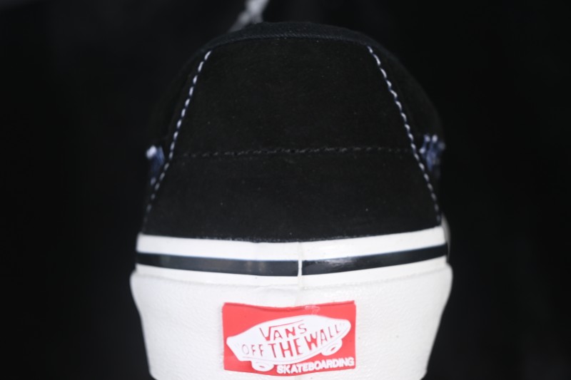 Vans Skate Skool Low-Top Casual Skateboarding Shoes with Classic Design - VN0A5FCF6EA