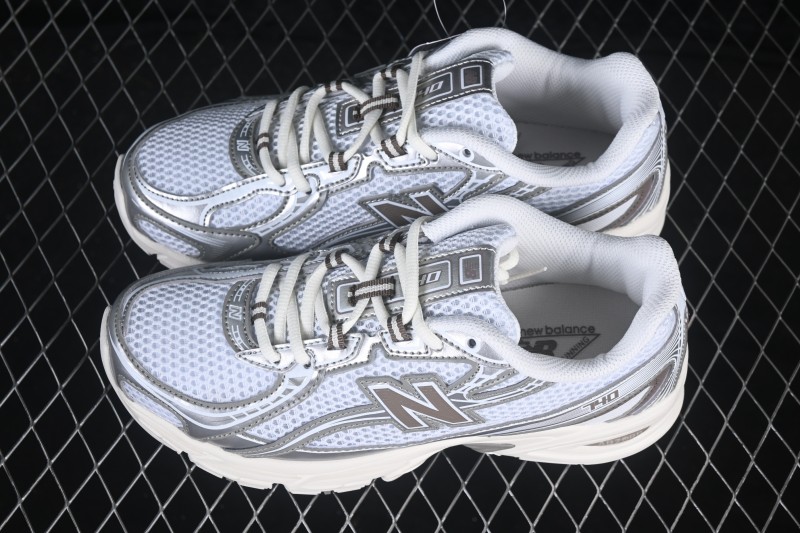 New Balance 740 Retro Running Shoes with Chunky Dad-Style Cushioning - U740MU2