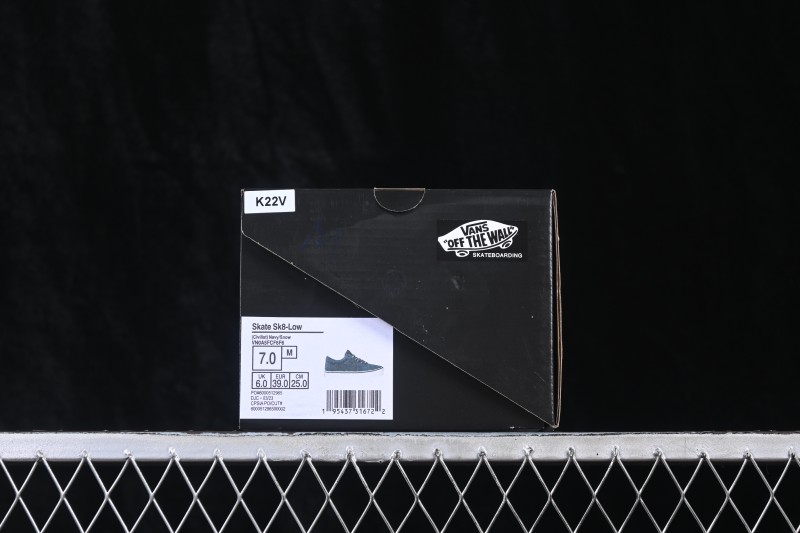 Vans Skate Skool Low-Top Skateboarding Shoes with Classic Stripe Design - VN0A5FCF6F6