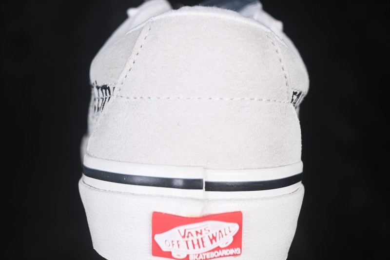 Vans Skate Sk8-Low Retro Skateboarding Shoes with Classic Low-Top Design - VN0A5FCF6FB