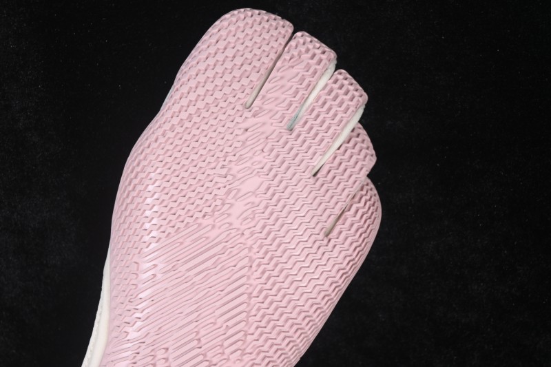 Vibram V-Soul Women's Minimalist Barefoot Fitness Shoes with Toe Design Quick-Dry Ballet Style - 25W7202
